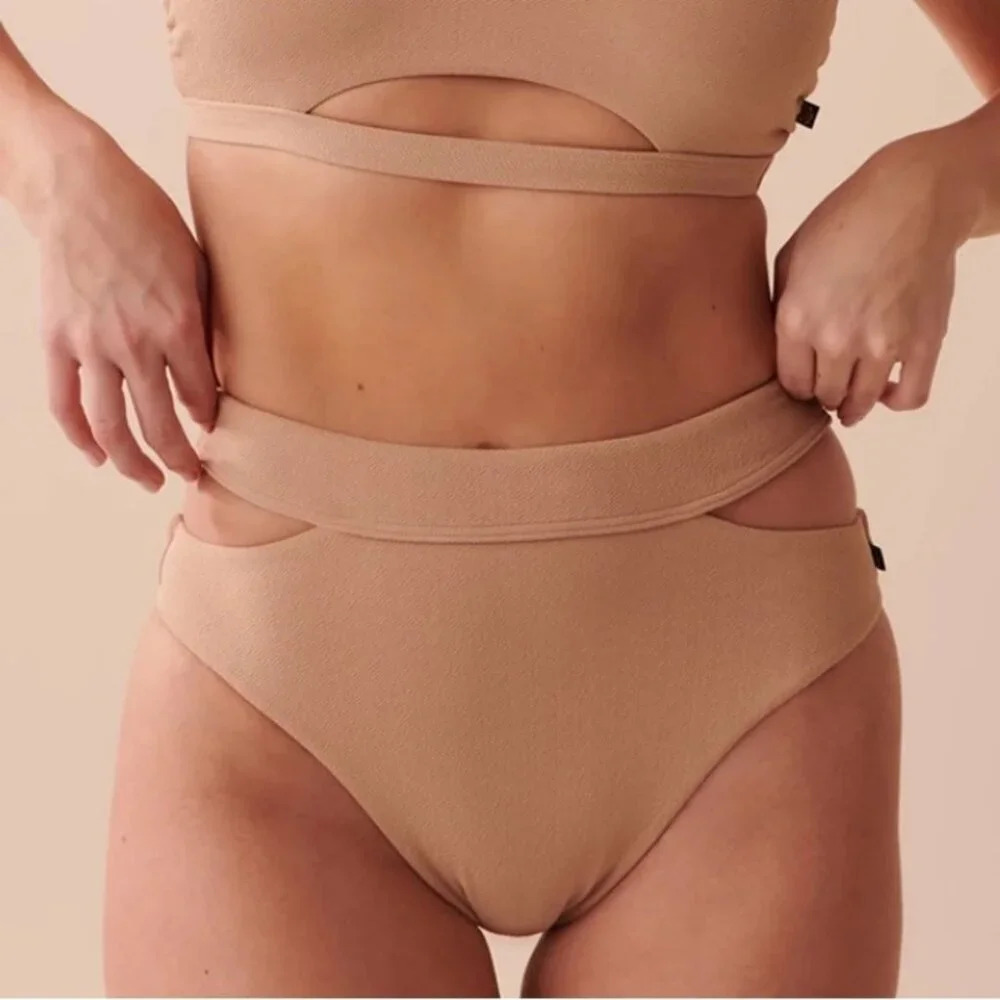 NWT La Vie En Rose Palm Beach High Waist Bikini Bottoms ONLY Gold Sand Sz L